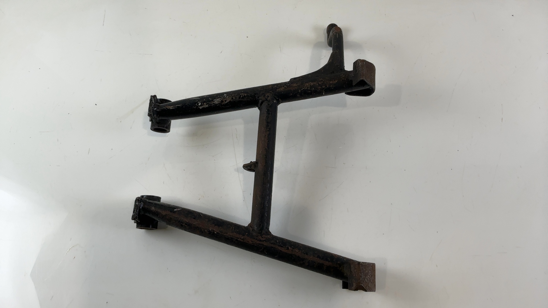 Suzuki GSX400E GK53C 400cc Center Main Stand 1980-1984 OEM 42100-44100 - Image 2
