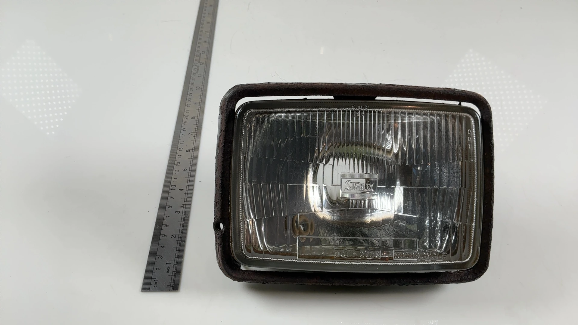 Kawasaki GPZ 305 EX305B Headlight Assembly 1983-1990 23007-1052 Stanley 001-2723 - Image 4