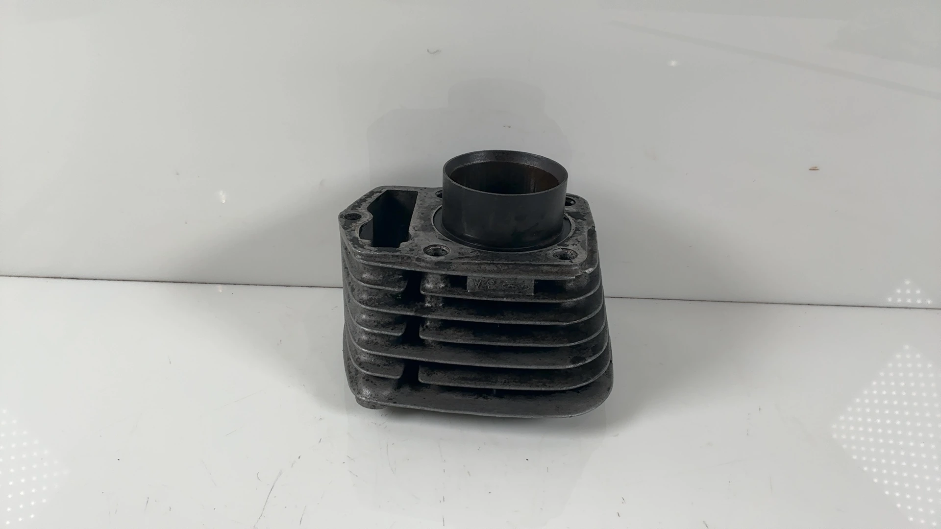 Honda CB100 CL100 SL100 XL100 100cc Cylinder Barrel Jug 1970-1977 12100-107-710 - Image 1