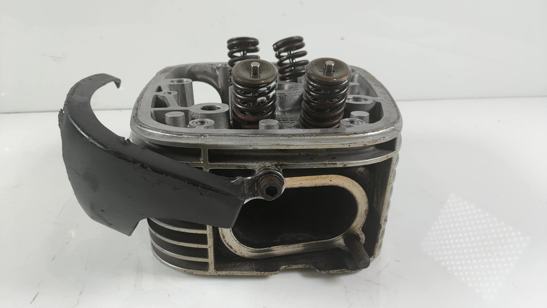 BMW R1150R R1150 1150cc Right Cylinder Head 2001-2006 OEM 11121342114 - Image 7