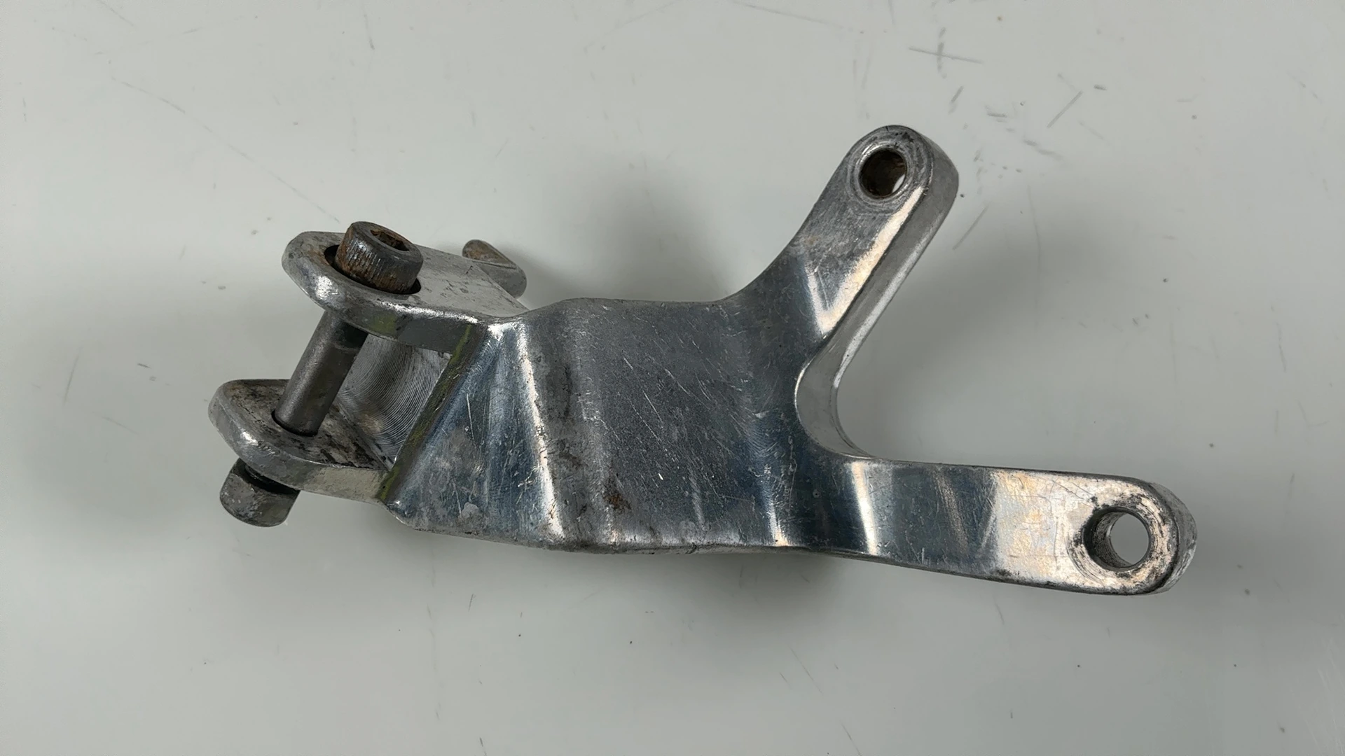 Yamaha YZF1000R Thunderace Left Passenger Footrest Bracket 1996-05 4SV-2741L-00 - Image 6