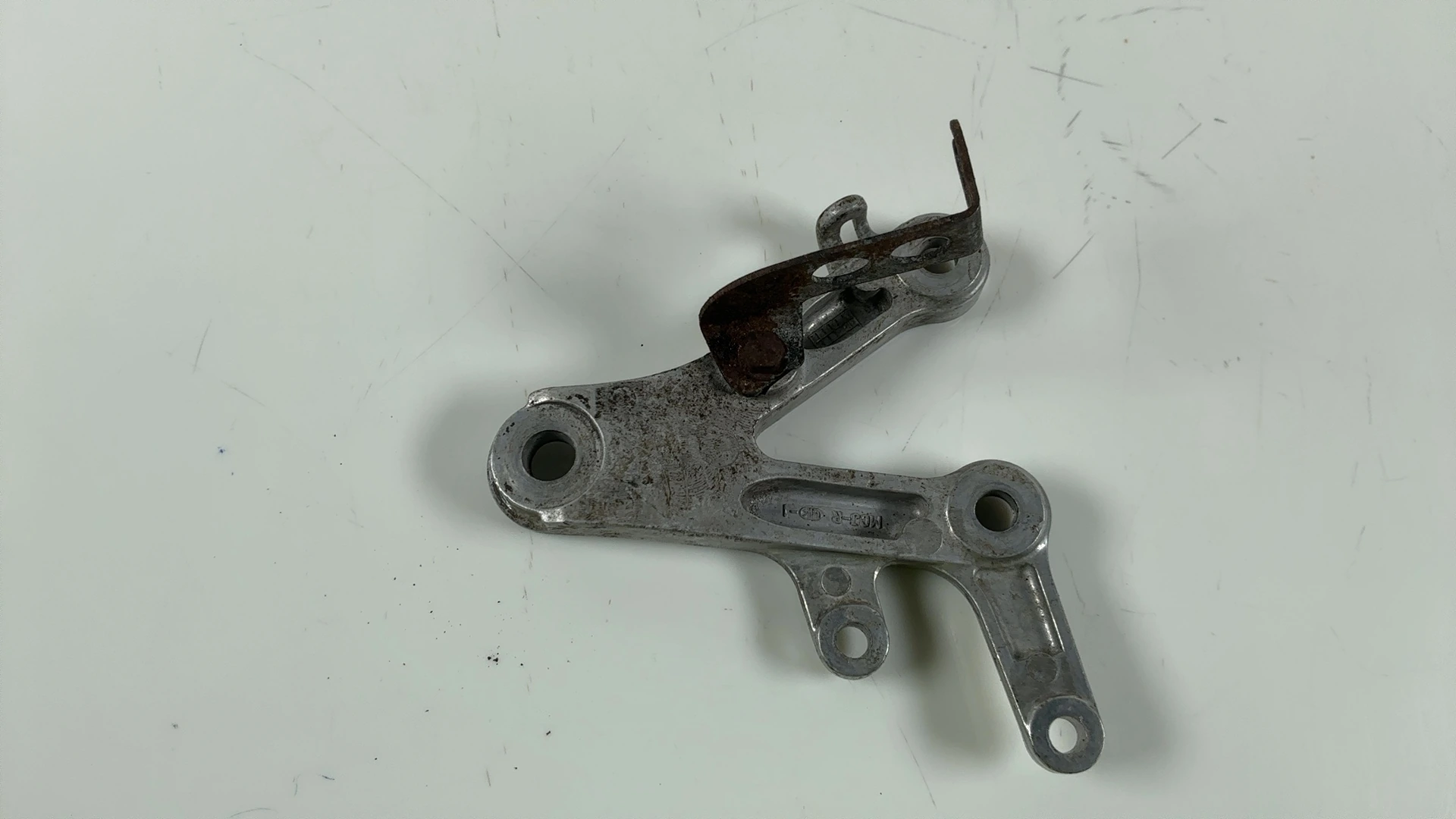 Honda CBR929RR SC44 929cc Front Right Footrest Bracket 2000-2001 50600-MCJ-000 - Image 7