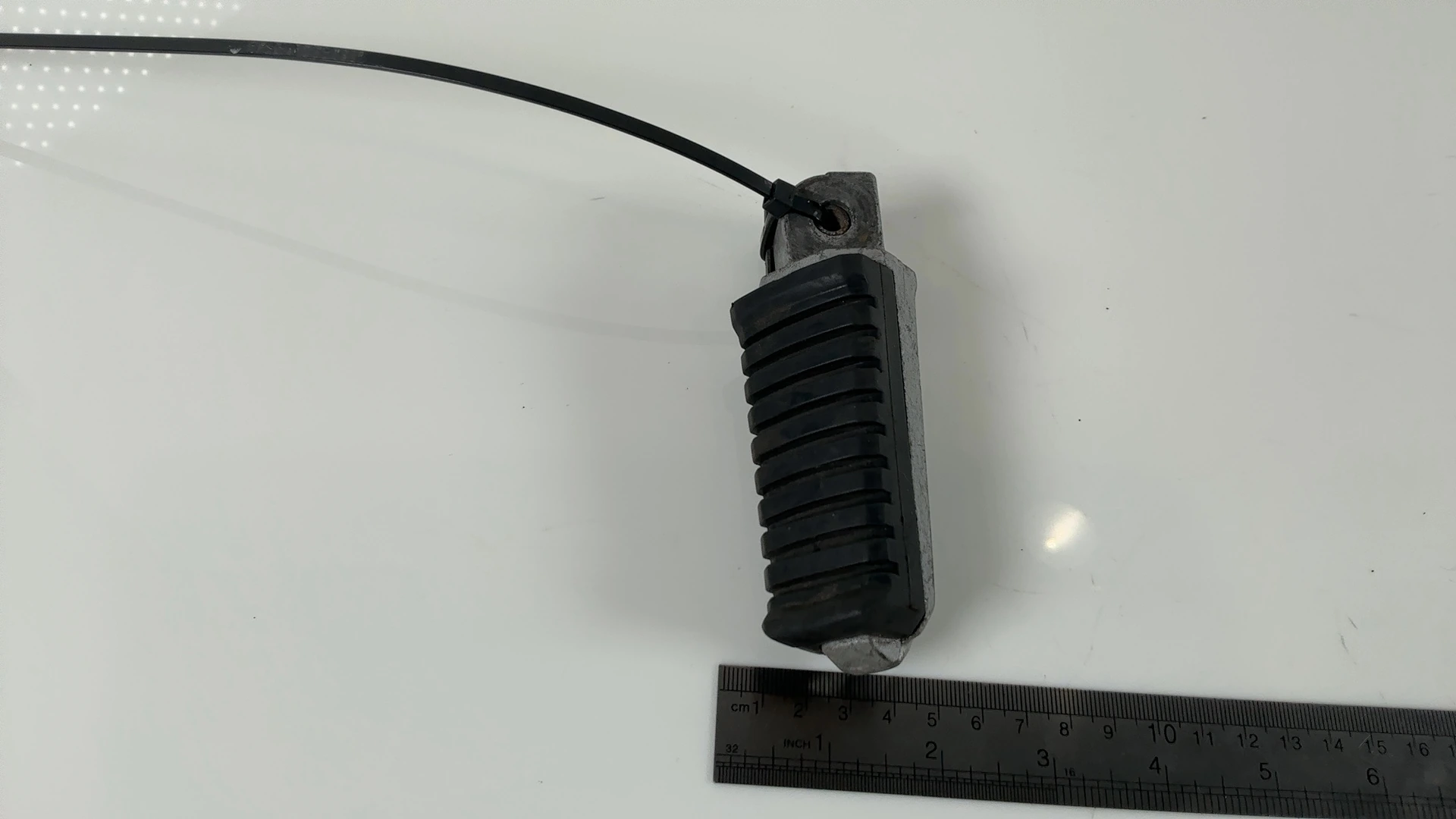 Kawasaki Ninja ZX900A 900cc Rear Right Passenger Foot Peg 1984-85 OEM 34028-1060 - Image 2