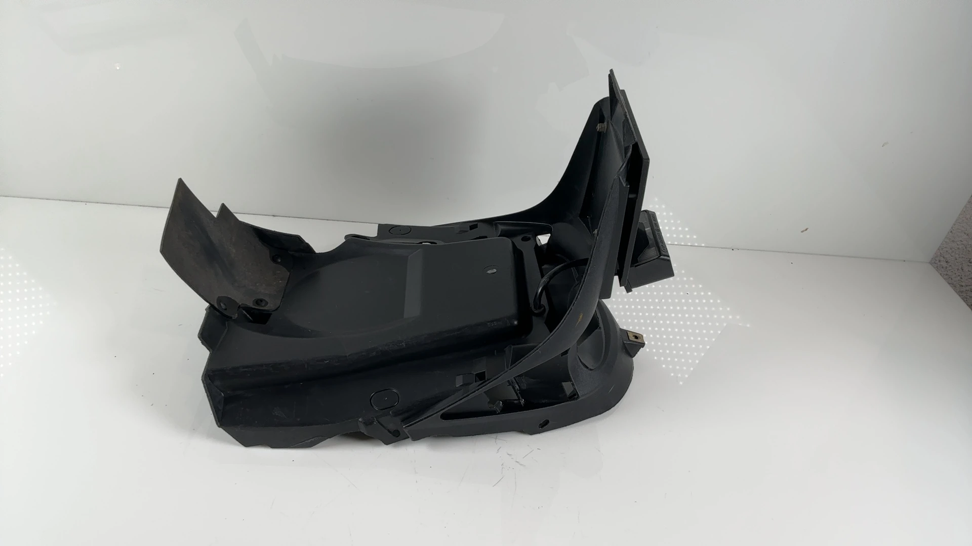 Peugeot Speedfight 2 50cc Rear Fender Under Tray Mudflap 2000-09 OEM 1173428100 - Image 2