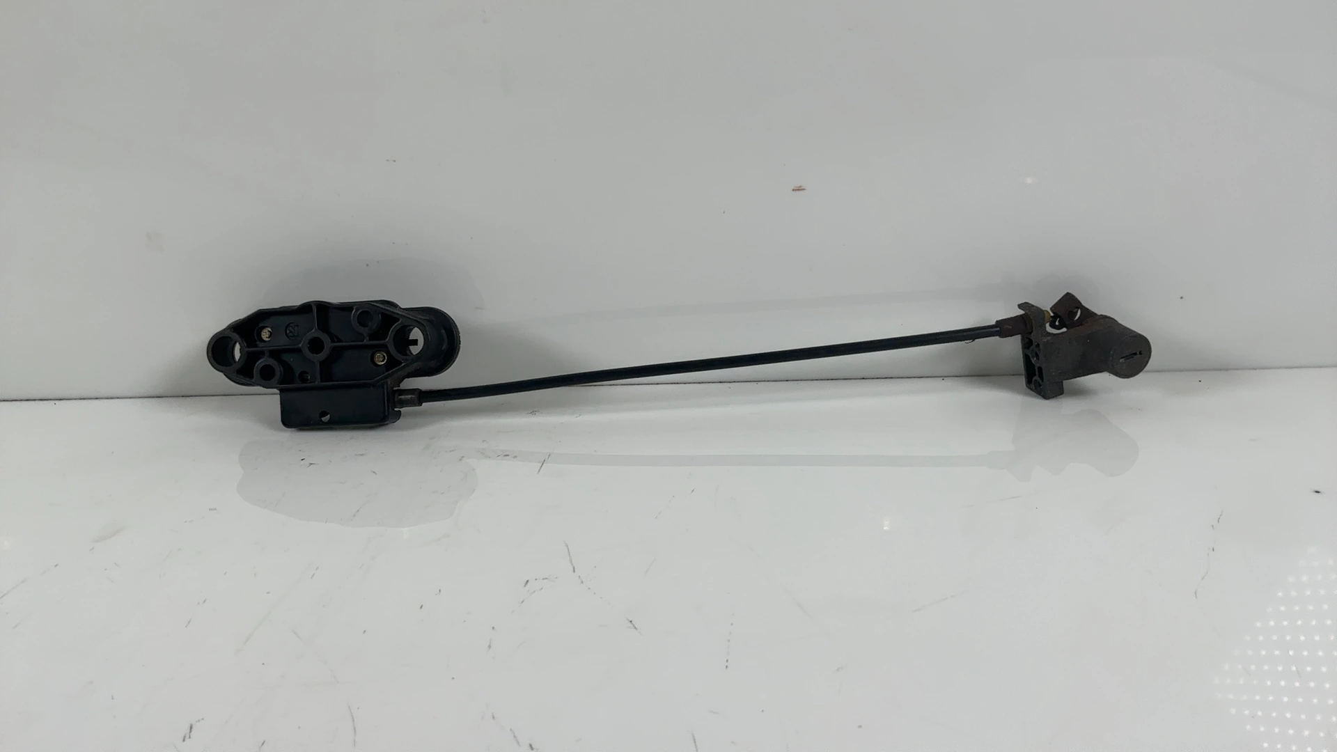 Suzuki GSX-R1000 K1 K2 1000cc Seat Lock Latch Cable 2001 2002 OEM 45280-13A01