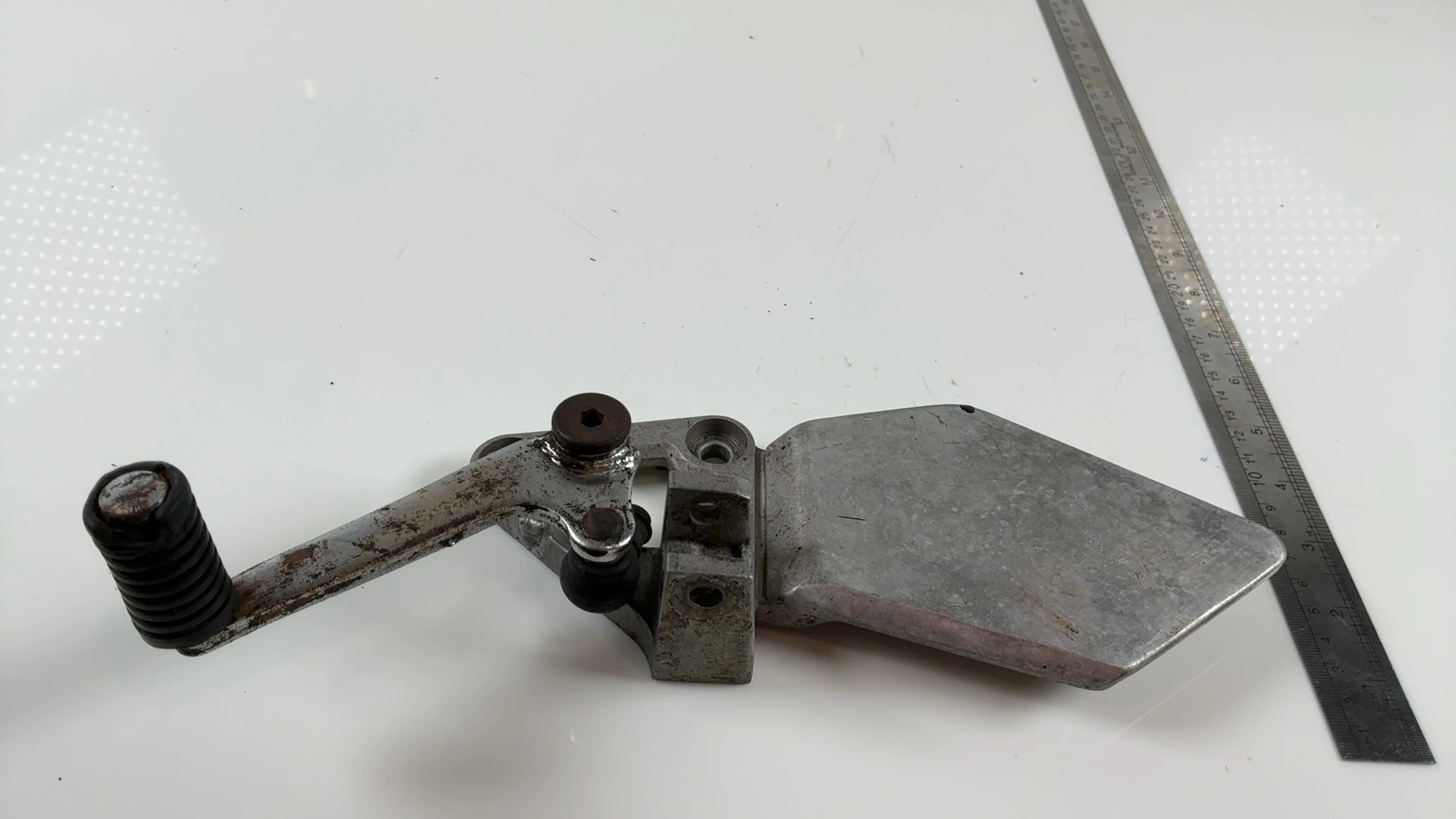 Honda CB-1 CB400F 400cc Front Left Footrest Bracket 1989-1991 OEM 50700-KAF-000 - Image 3