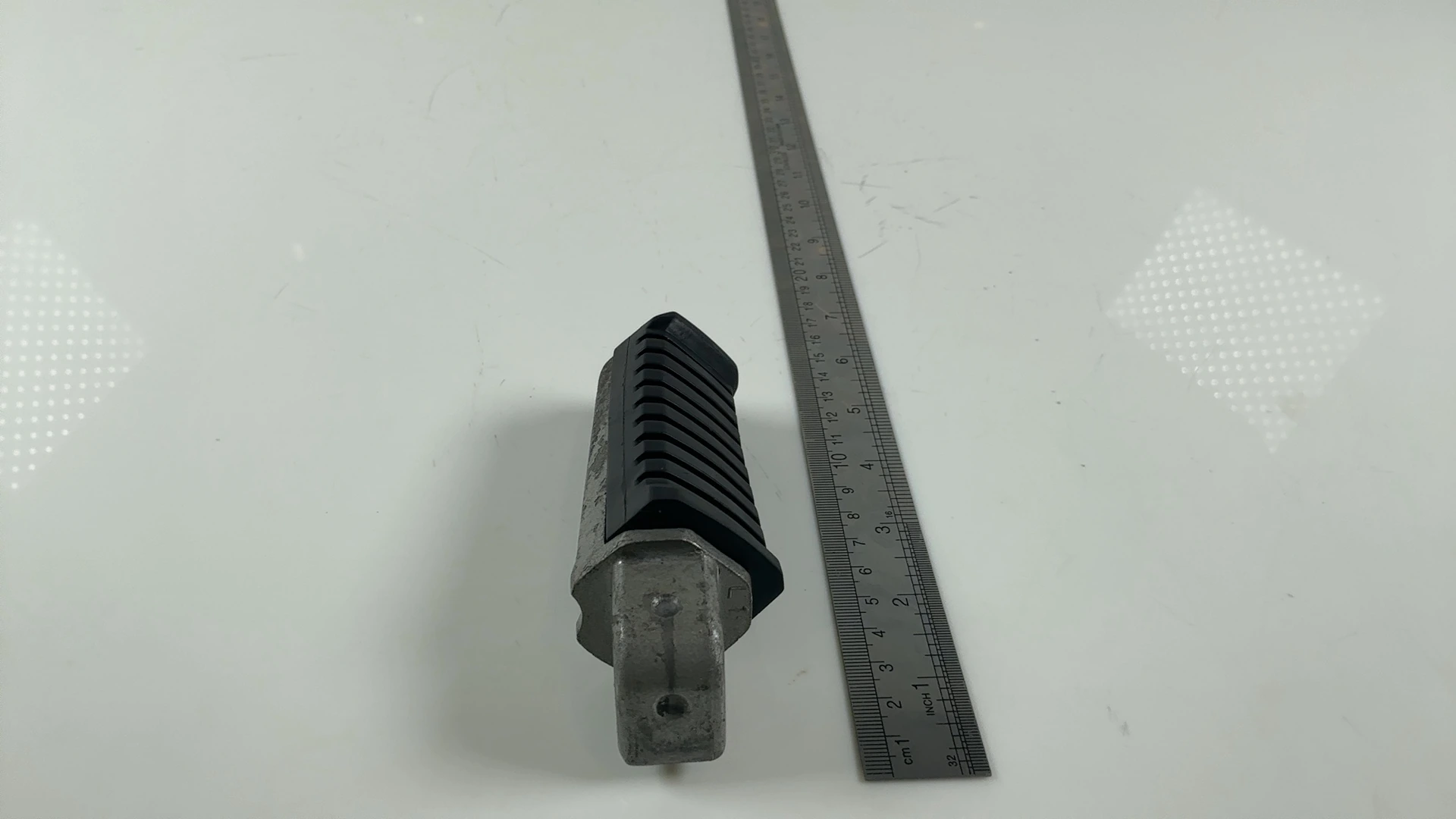 Kawasaki GPZ1000RX ZX1000A 1000cc Rear Left Foot Peg Rest 1986-87 OEM 34028-1121 - Image 3