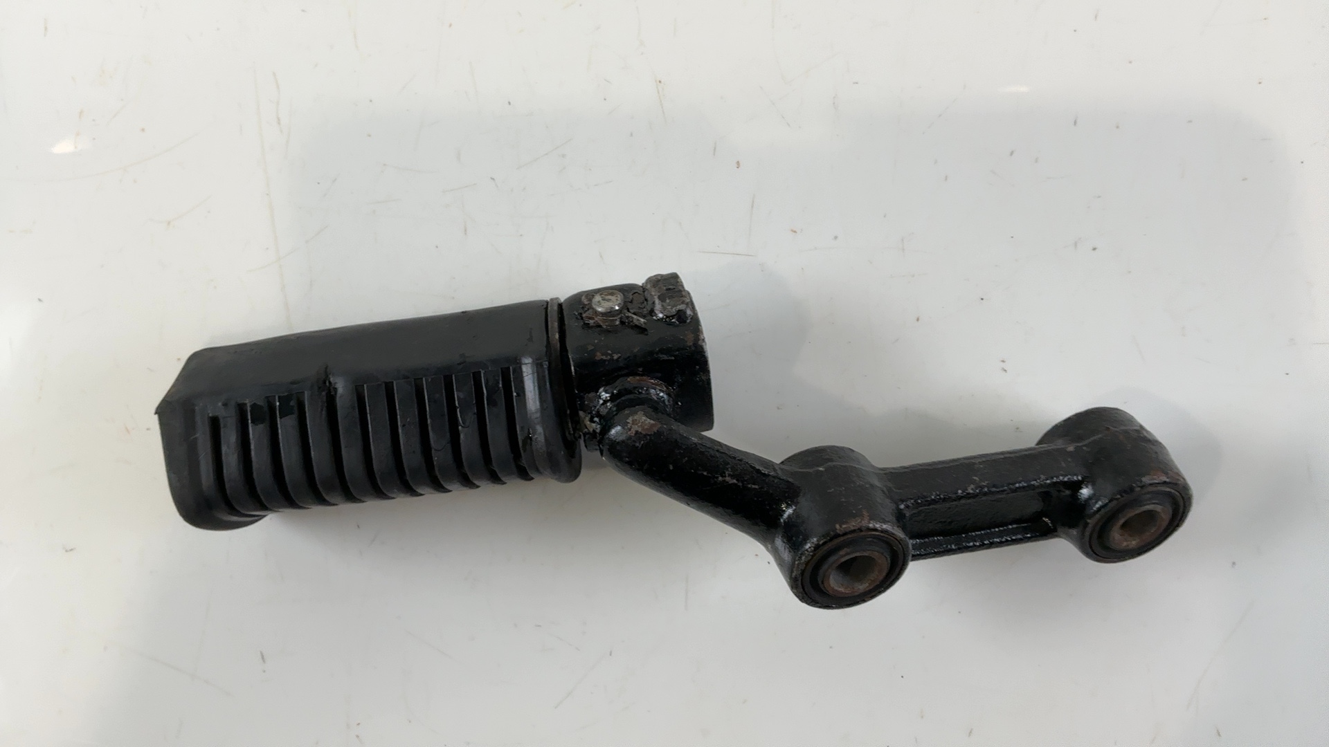 Kawasaki GT750 Z750GT KZ750P Front Right Footrest Bracket 1982-1990 34003-1099 - Image 5