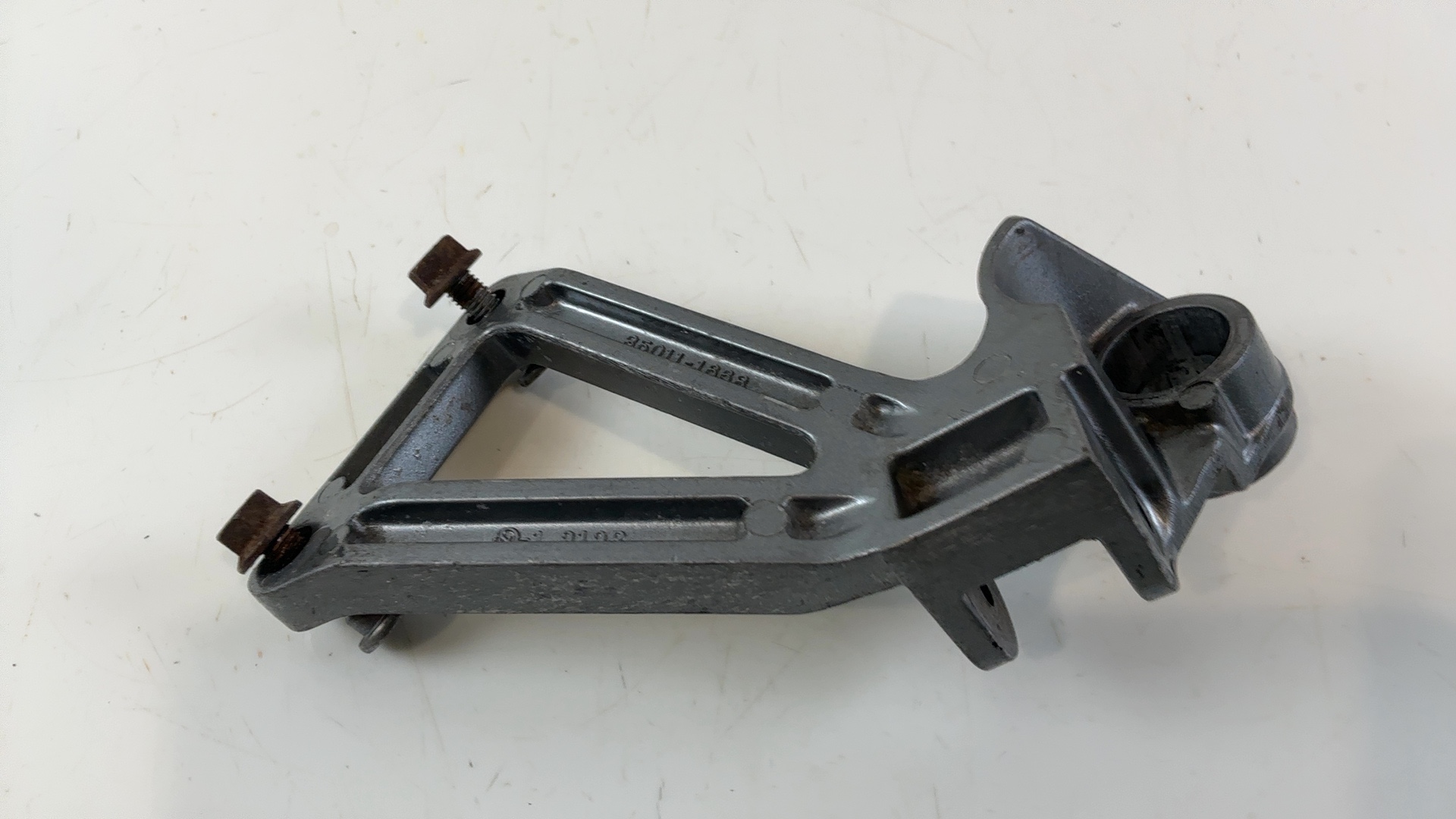 Kawasaki Ninja ZX9R ZX900 900cc Rear Right Footrest Bracket 1994-1997 35011-1668 - Image 3