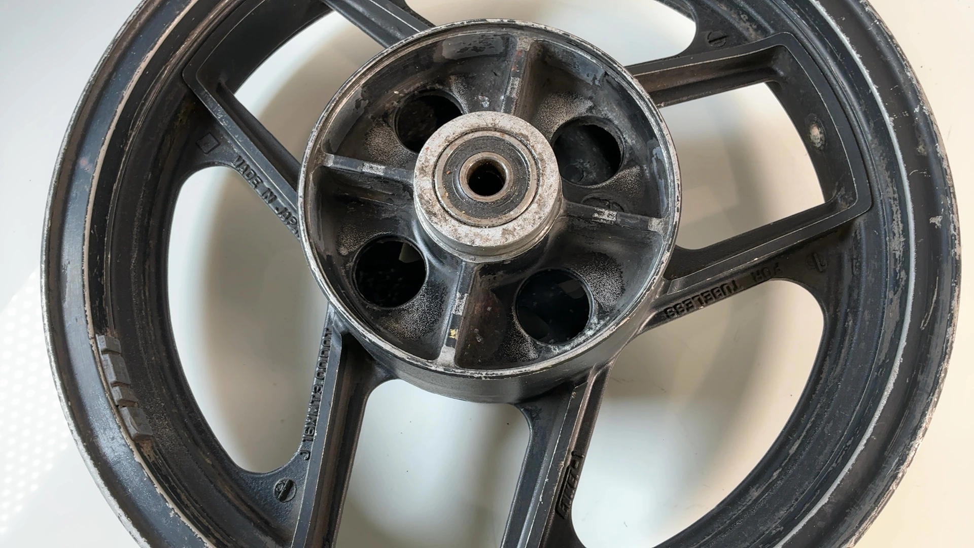 Kawasaki GPZ600R Ninja ZX600A 600cc Rear Wheel Rim 1985-89 OEM 41073-1310 R1181 - Image 3