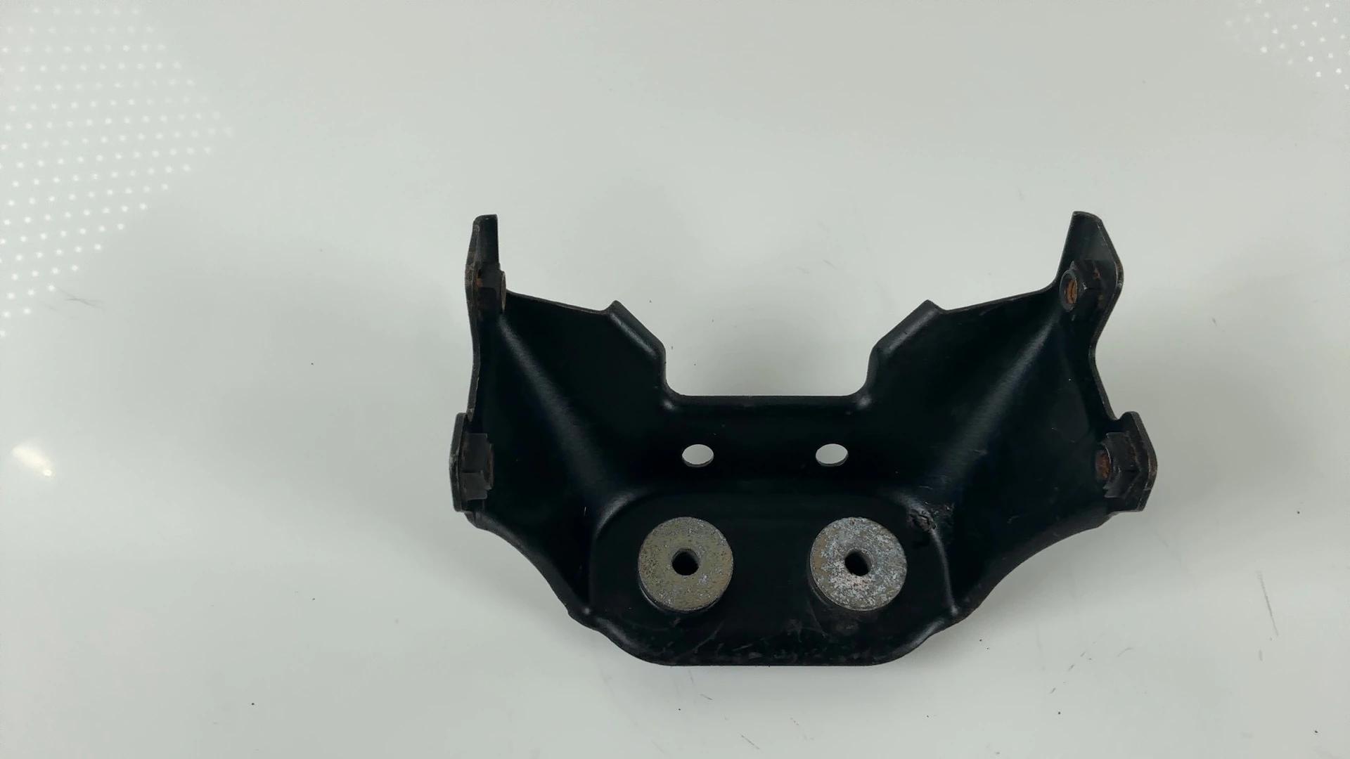 Triumph Trophy T300E 1200 Fuel Tank Mount Bracket 1995 1996 OEM T2070700 - Image 4
