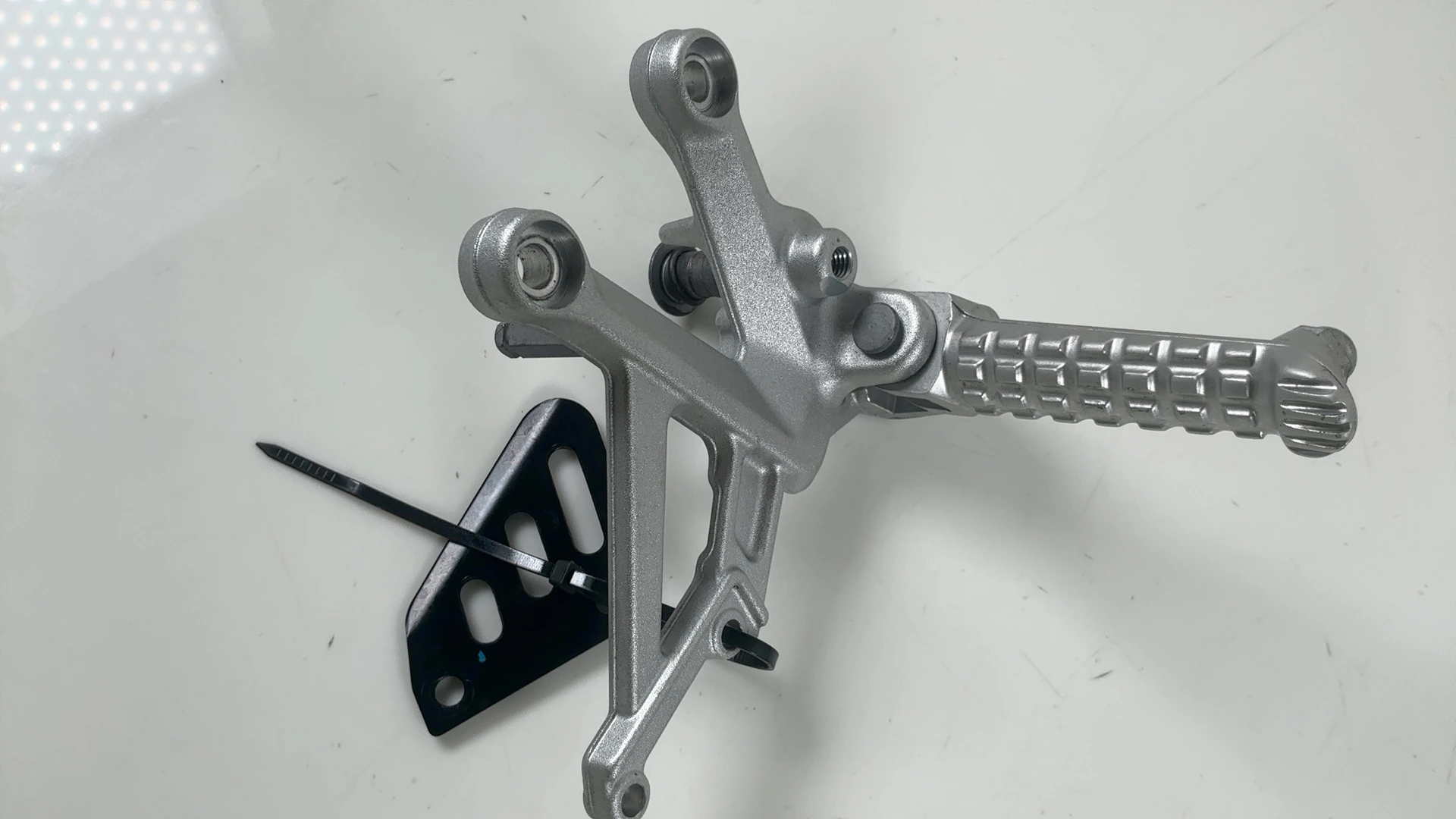 Aprilia RSV4 Tuono V4 Factory Front Right Foot Rest Hanger 2021-26 2B0077165 - Image 7