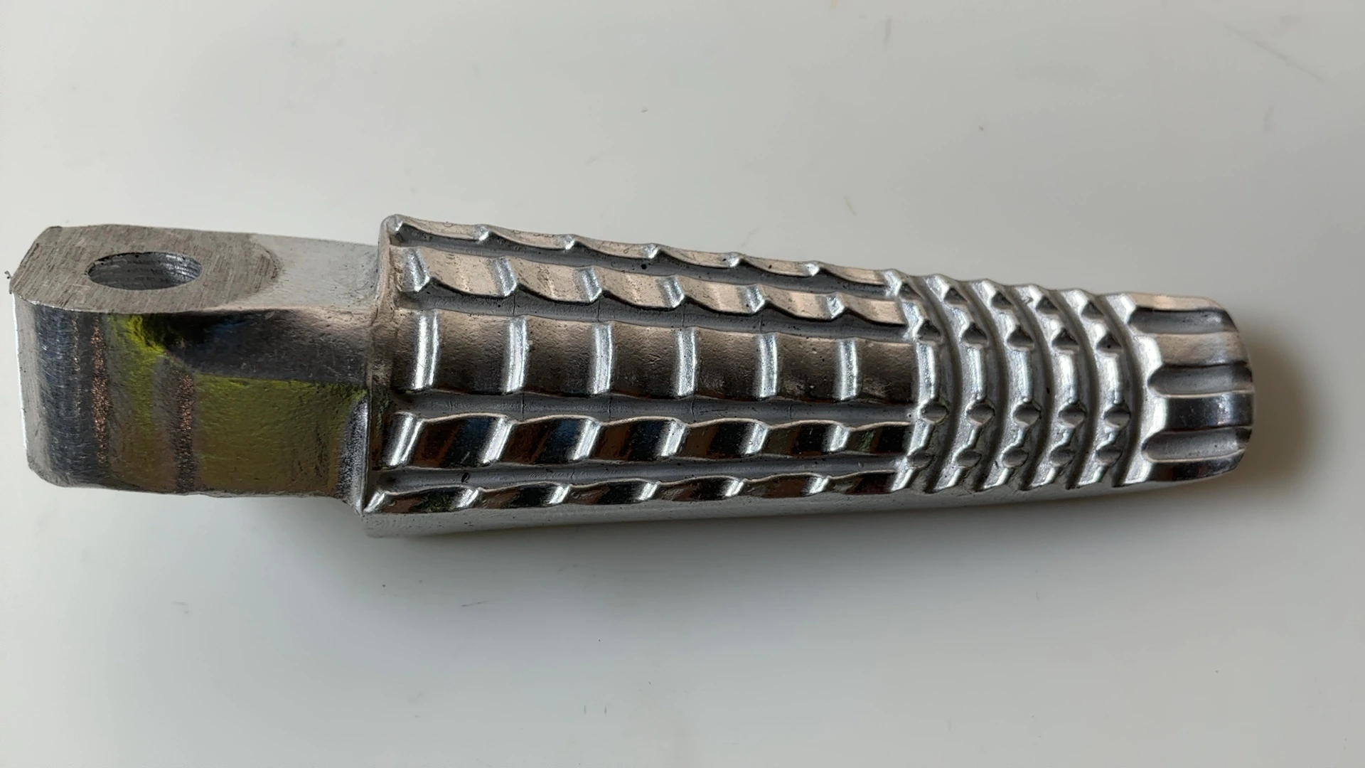 Suzuki SFV650 Gladius GSXR 600 750 Rear Right Foot Peg 2009-2016 OEM 43611-41G00