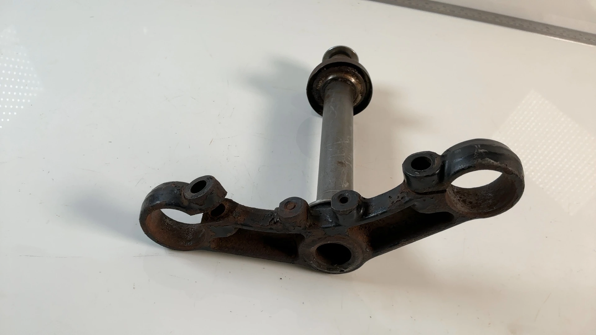 Yamaha TZR125 2RK 125cc Lower Triple Tree Clamp 1987-1992 OEM 2RK-23340-00-00 - Image 3