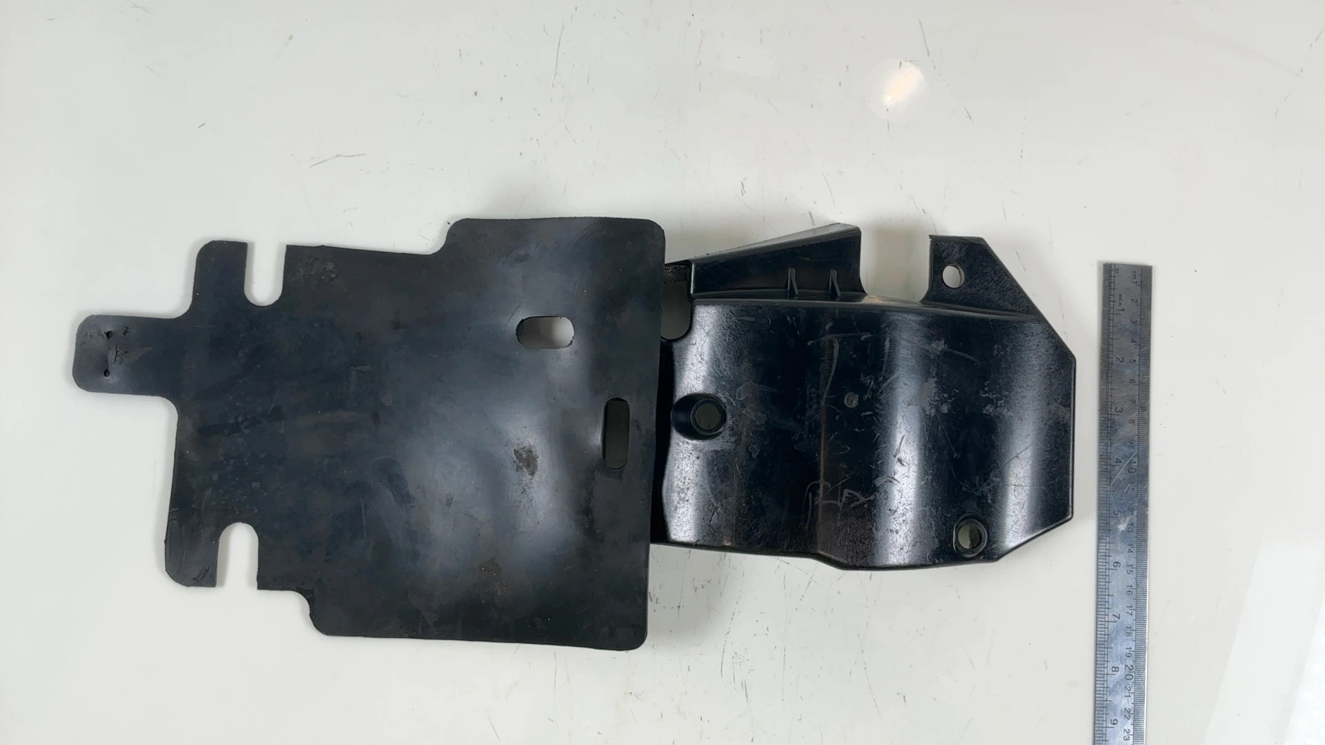 Yamaha TDM850 3VD 850 CC Engine Cover Splash Mudguard 1991-2001 OEM 3VD-21162-00 - Image 3