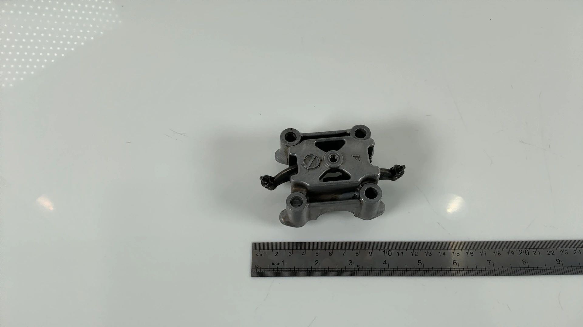 Honda CB125T JC06 125cc Camshaft Holder Rocker Arm Bracket 1978-01 12231-399-010 - Image 1