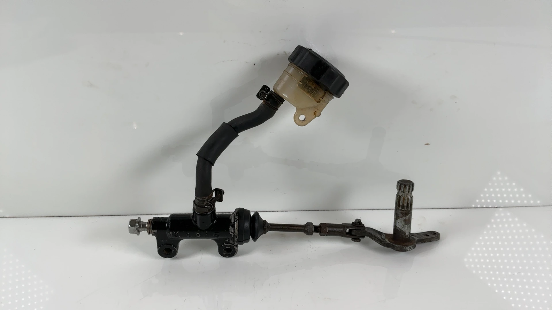 Suzuki GSX550ES GSX550 GN71D Rear Brake Master Cylinder 1983-88 OEM 69600-43401 - Image 2