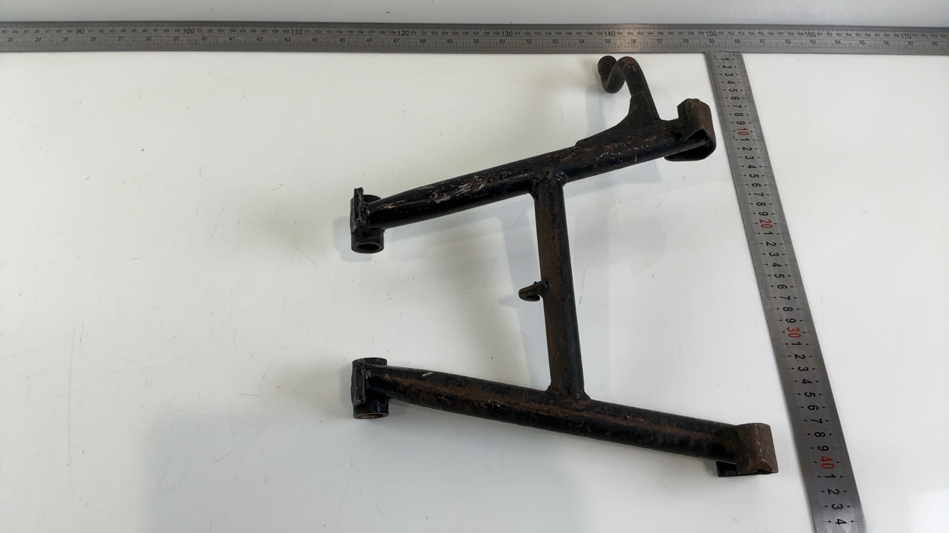 Suzuki GSX400E GK53C 400cc Center Main Stand 1980-1984 OEM 42100-44100 - Image 3