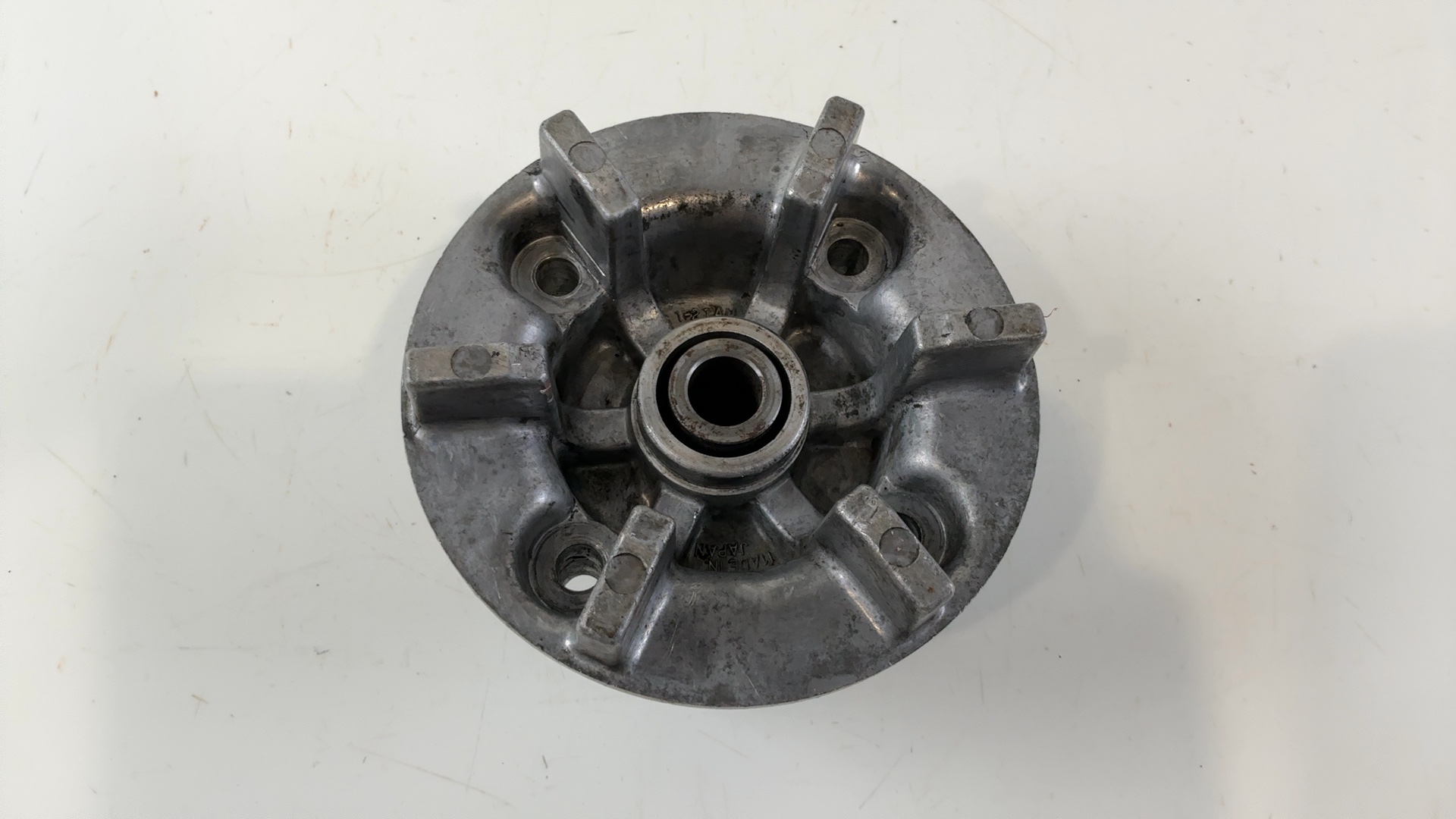 Suzuki RG500 RG400 500cc Rear Sprocket Hub 1985-1987 OEM 64611-20A00