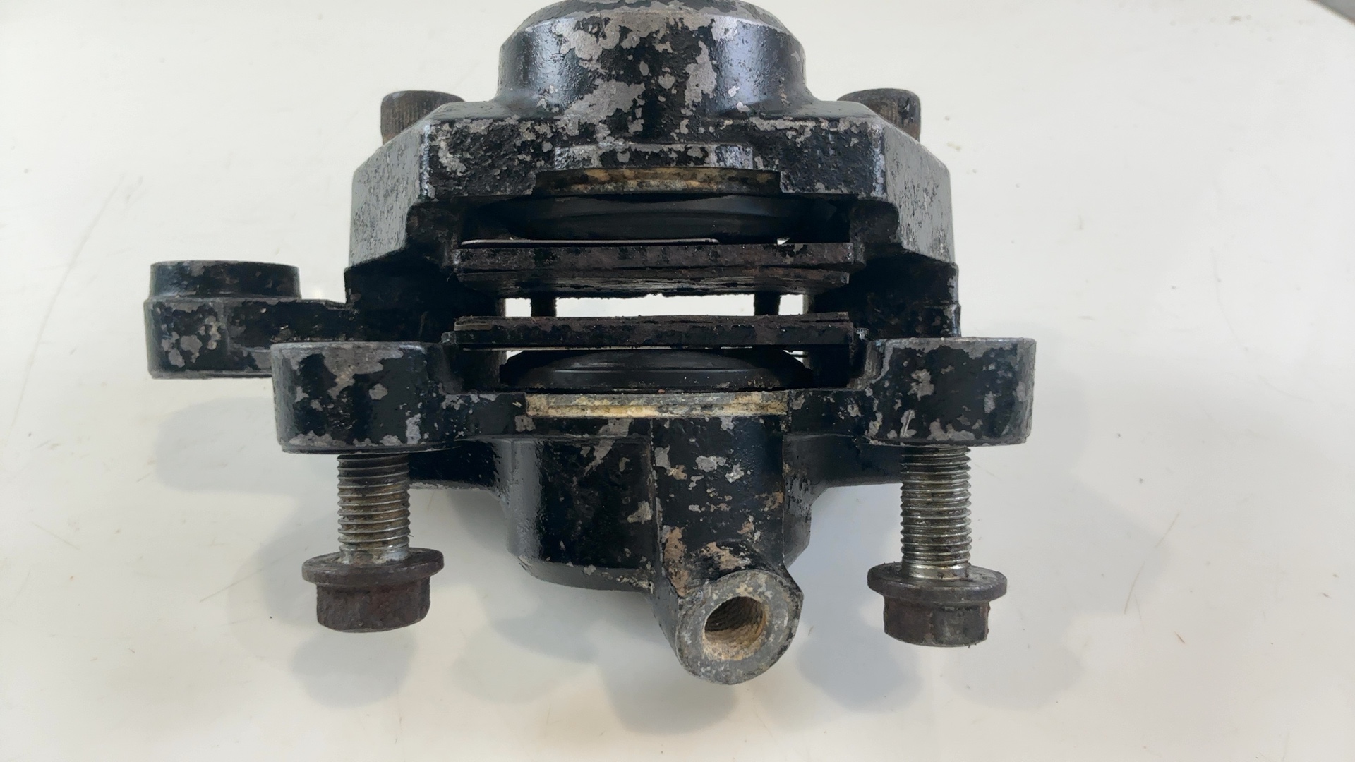 Suzuki Madura GV1200 1200 Rear Brake Caliper 1985 1986 OEM 69100-05A02 - Image 6