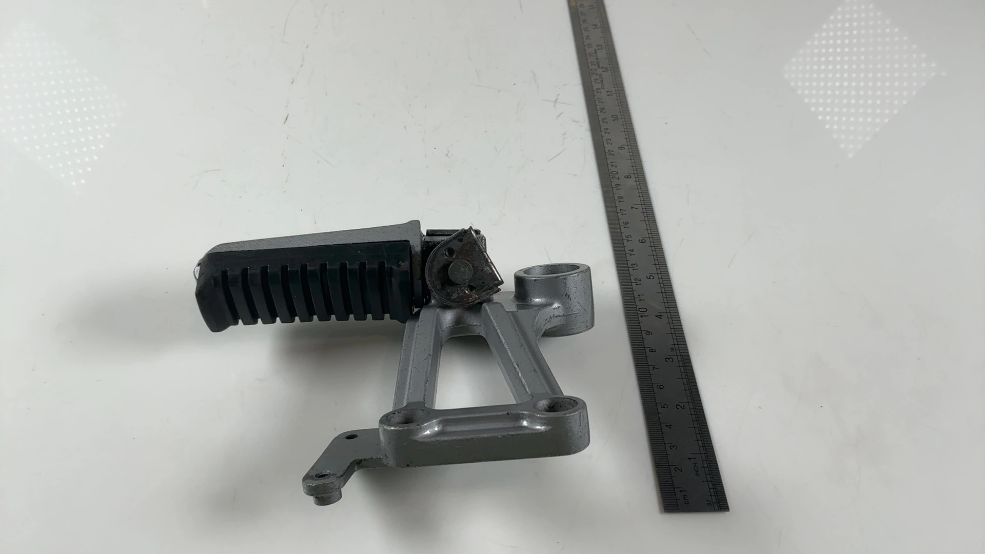 Kawasaki Ninja ZX600A 600cc Rear Left Foot Peg Bracket 1985-1987 OEM 35011-1242 - Image 3