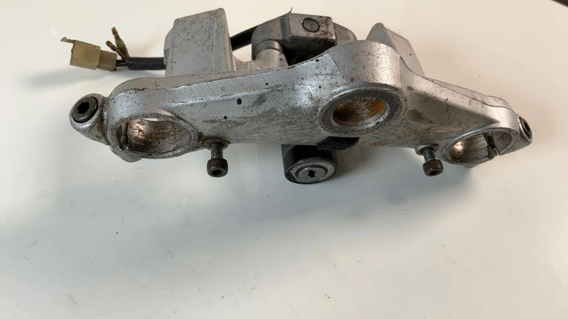 Yamaha TZR125 2RH 125cc Upper Fork Bridge Top Yoke 1987-1992 OEM 2RH-23435-00-98 - Image 6