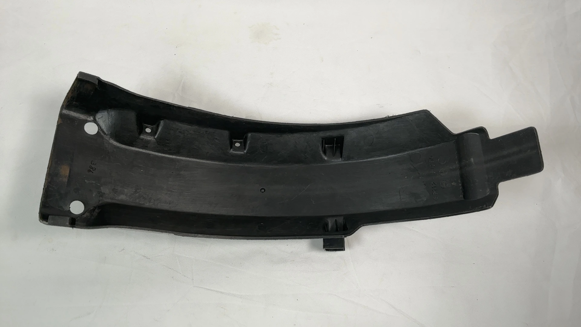 Suzuki GSX750 ES GR72A Rear Inner Mudguard 1983-1985 OEM 63112-31300-000 - Image 8