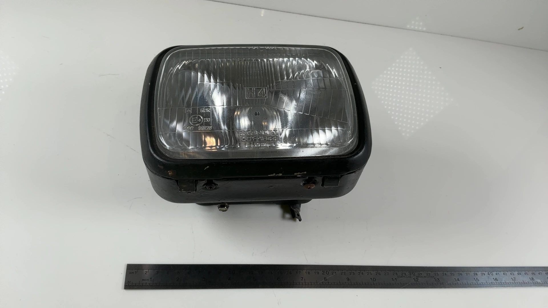 Honda CB1100F VF750 VF1100 Headlight 1982-85 OEM 33100-MG5-671 Stanley 001-1844 - Image 5