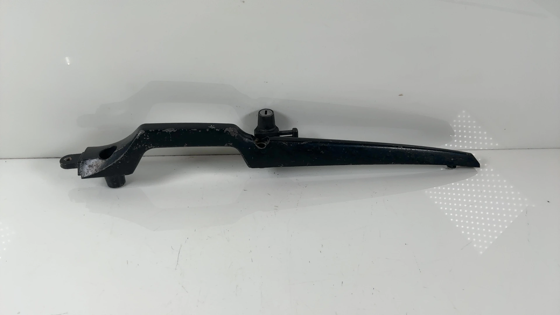 Kawasaki GPZ550 ZX550A 550cc Right Passenger Grab Handle 1984-86 OEM 32109-1043 - Image 2