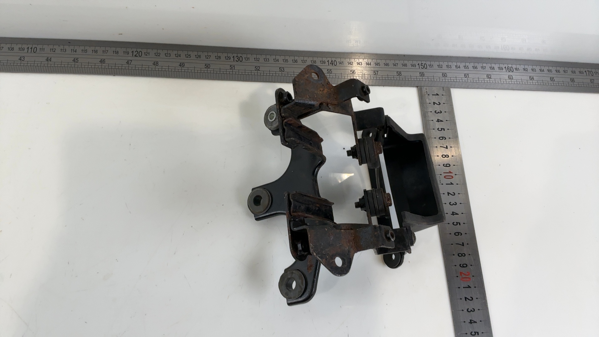 Kawasaki ZZR600 ZX600E 600cc Tail Light Bracket 1993-2004 OEM 11047-1883 - Image 4