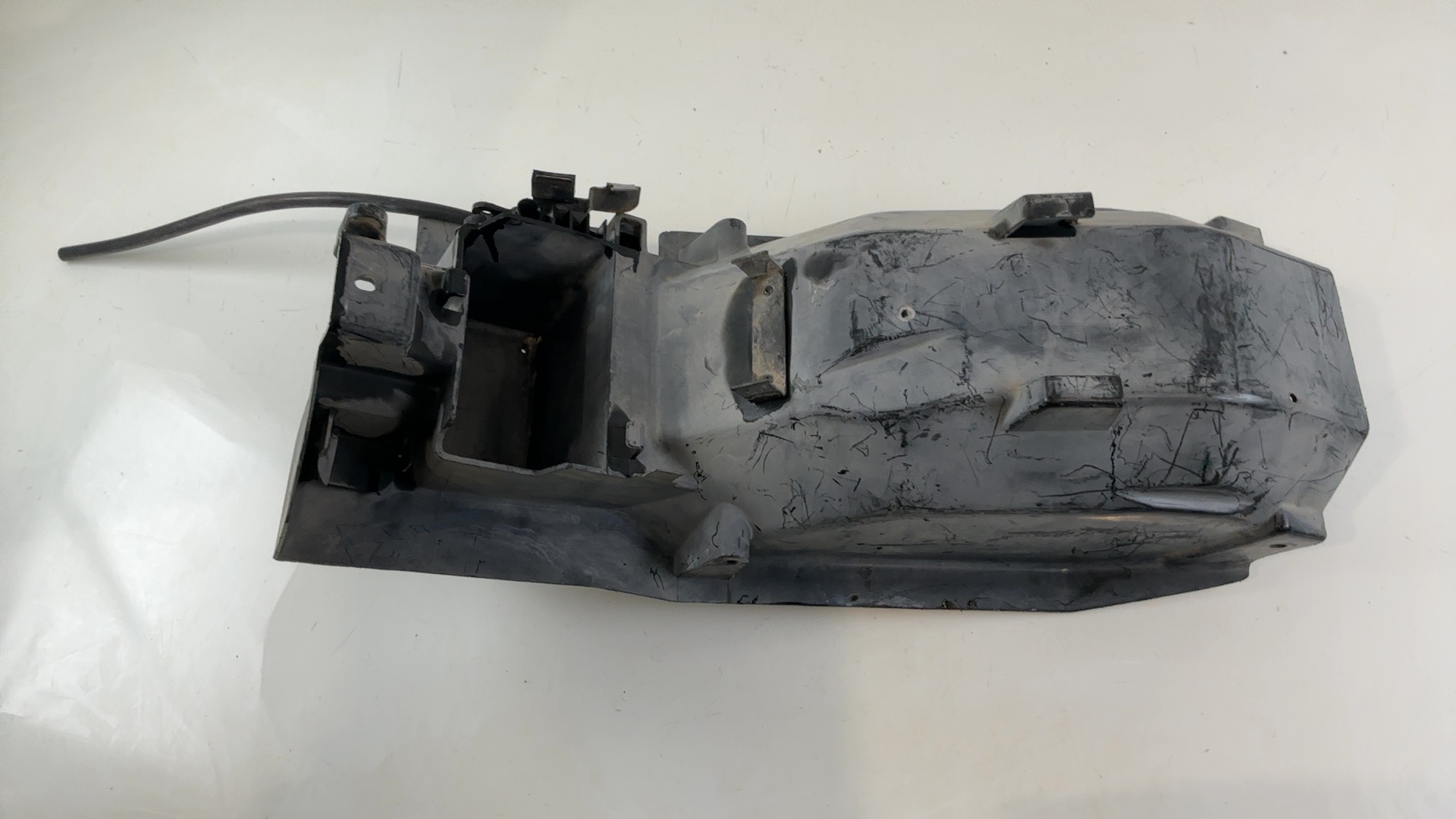 Kawasaki ZZR600 ZX600D 600cc Rear Inner Fender 1990-1993 OEM 35023-1266