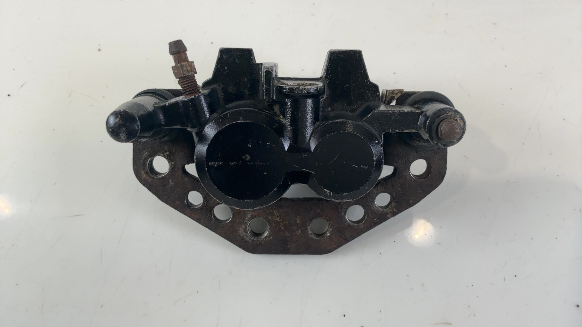 Suzuki GSX 1100 G GV74A 1100 Front Brake Caliper 1991-1994 OEM 59300-26D01