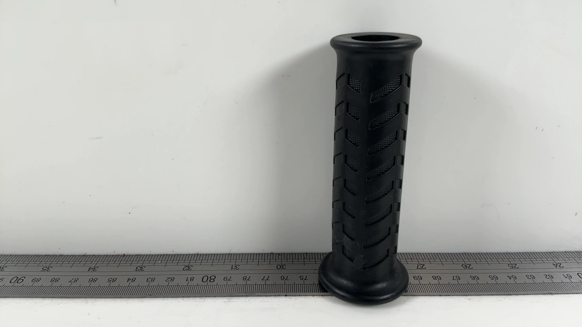 Aprilia Tuono 660 Factory 660cc Left Handlebar Grip 2021-2026 OEM AP8118579 - Image 4