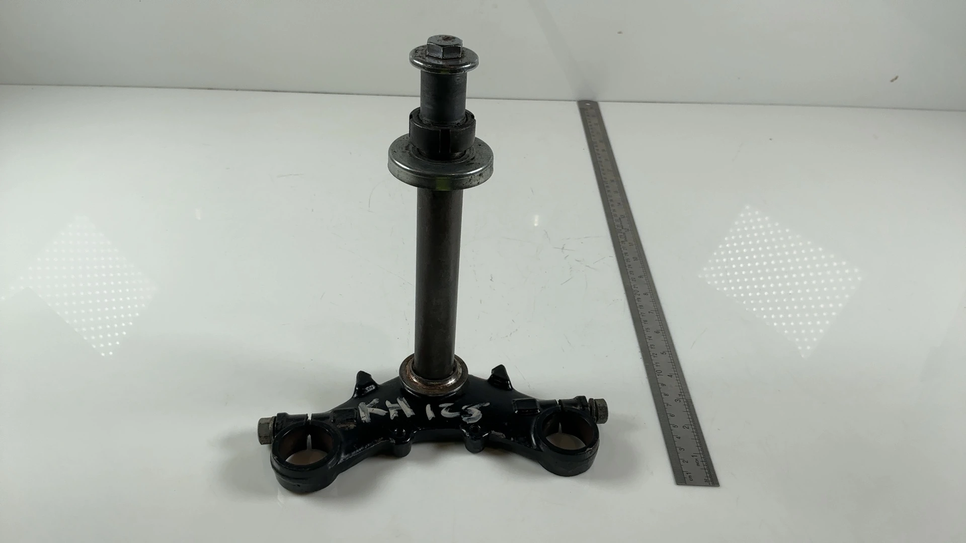 Kawasaki KH125 A 125CC Bottom Lower Triple Tree Fork Yoke 1976-79 OEM 44037-1113 - Image 3