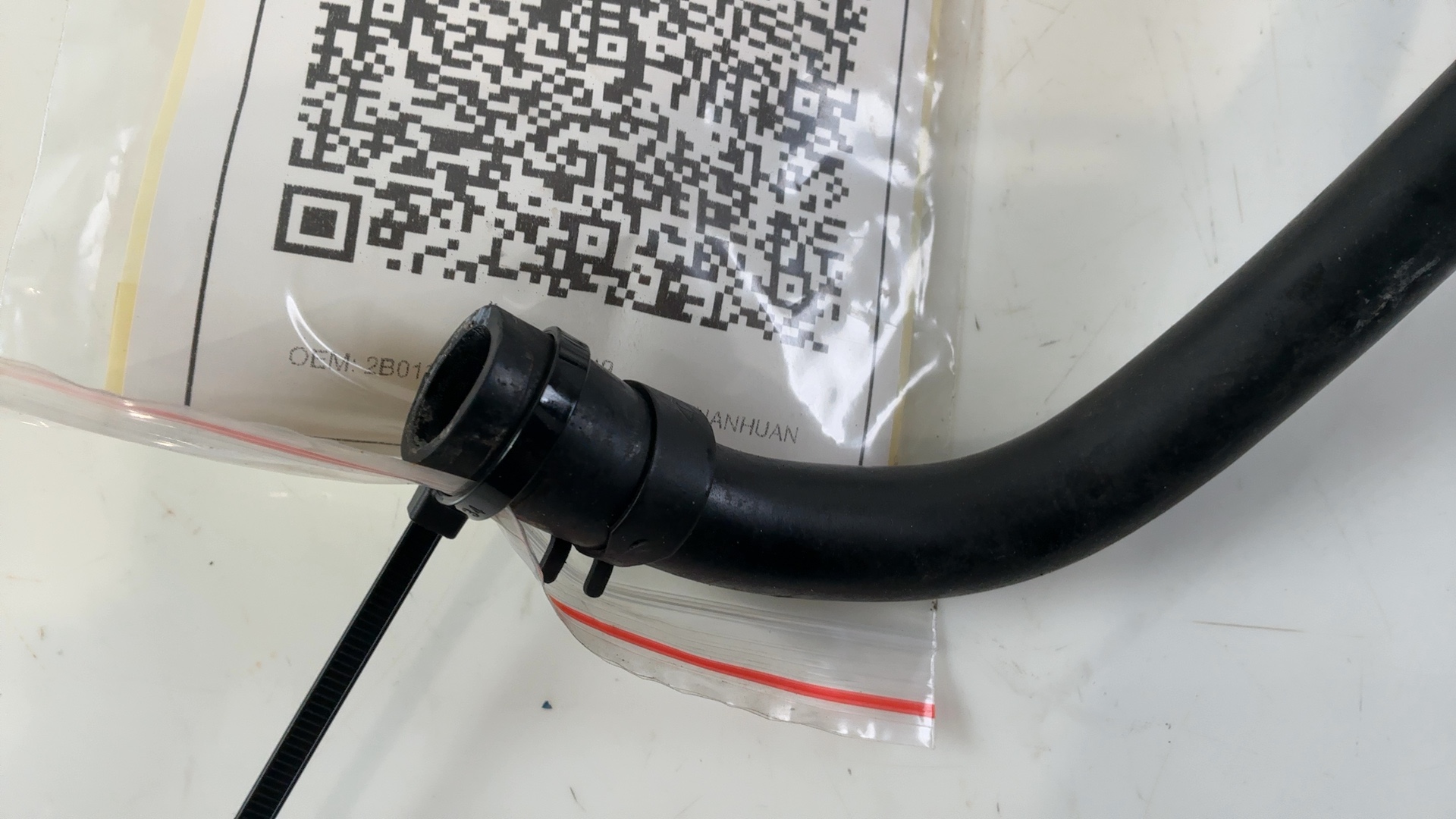 Aprilia RSV4 Tuono V4 1100 Engine Breather Hose 2021-2026 OEM 2B013475 - Image 4