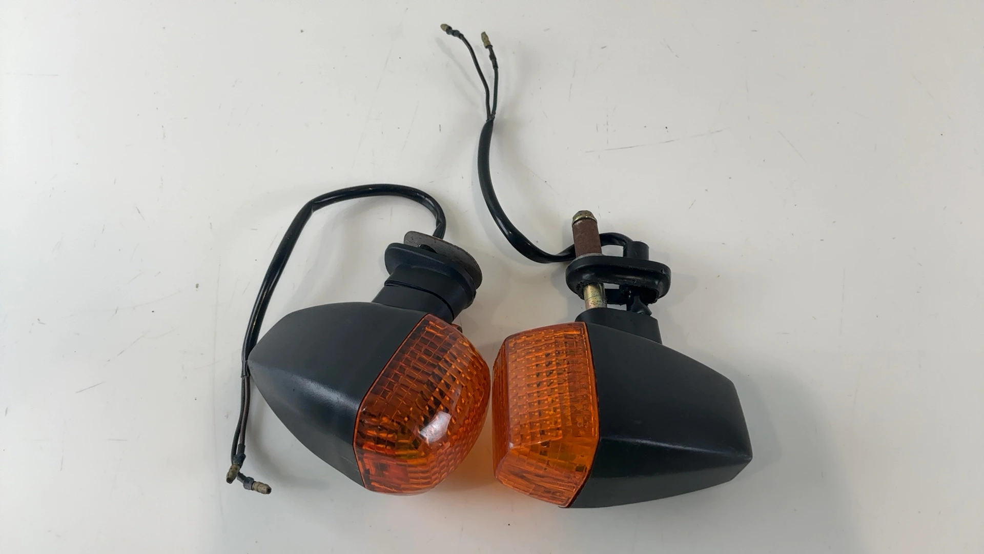 Yamaha YZF R6 YZFR6 600 Rear Turn Indicator Lights 1999 2000 OEM 5MT-83330-10-00