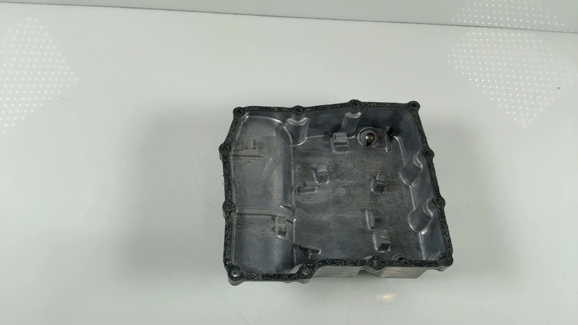 Honda VFR750F RC36 750CC Oil Pan Sump Cover 1990-1993 OEM 11211-MY7-000 - Image 4