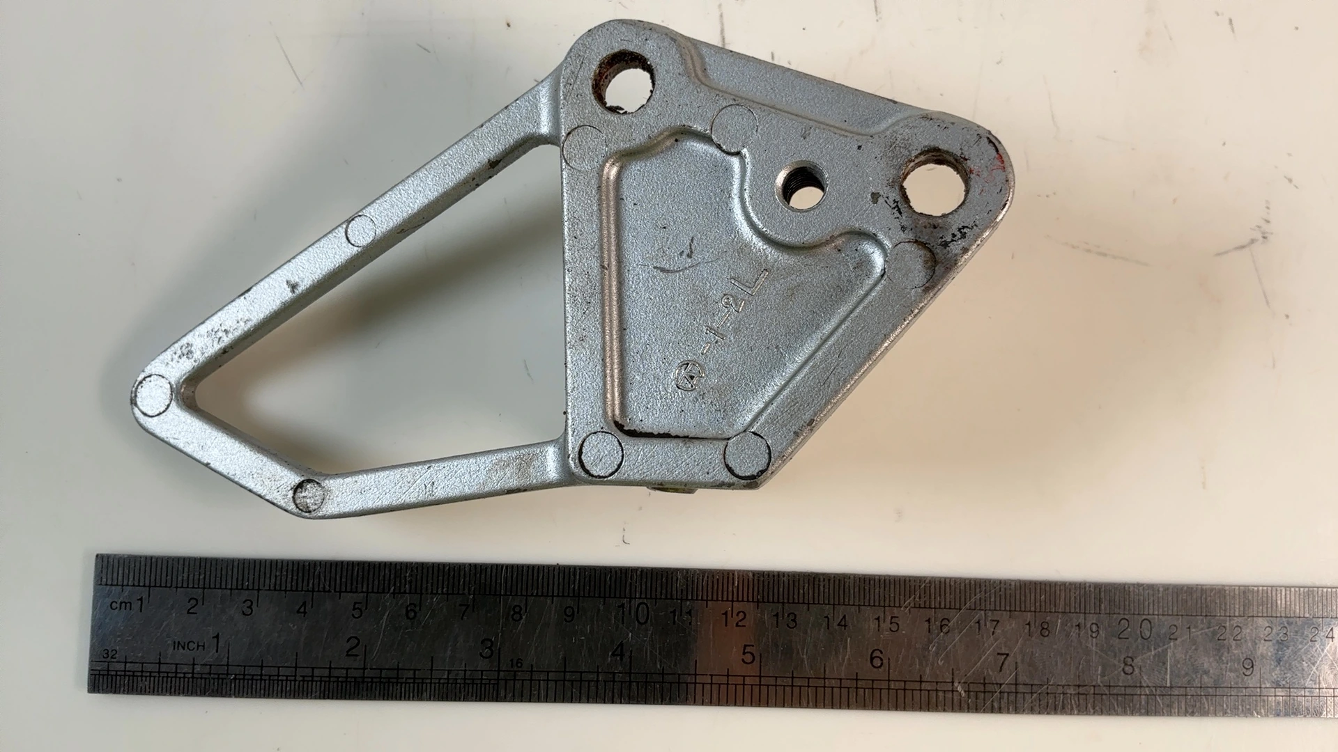 Kawasaki GPX600R ZX600C 600cc Front Left Footrest Bracket 1988-97 OEM 35011-1344 - Image 2