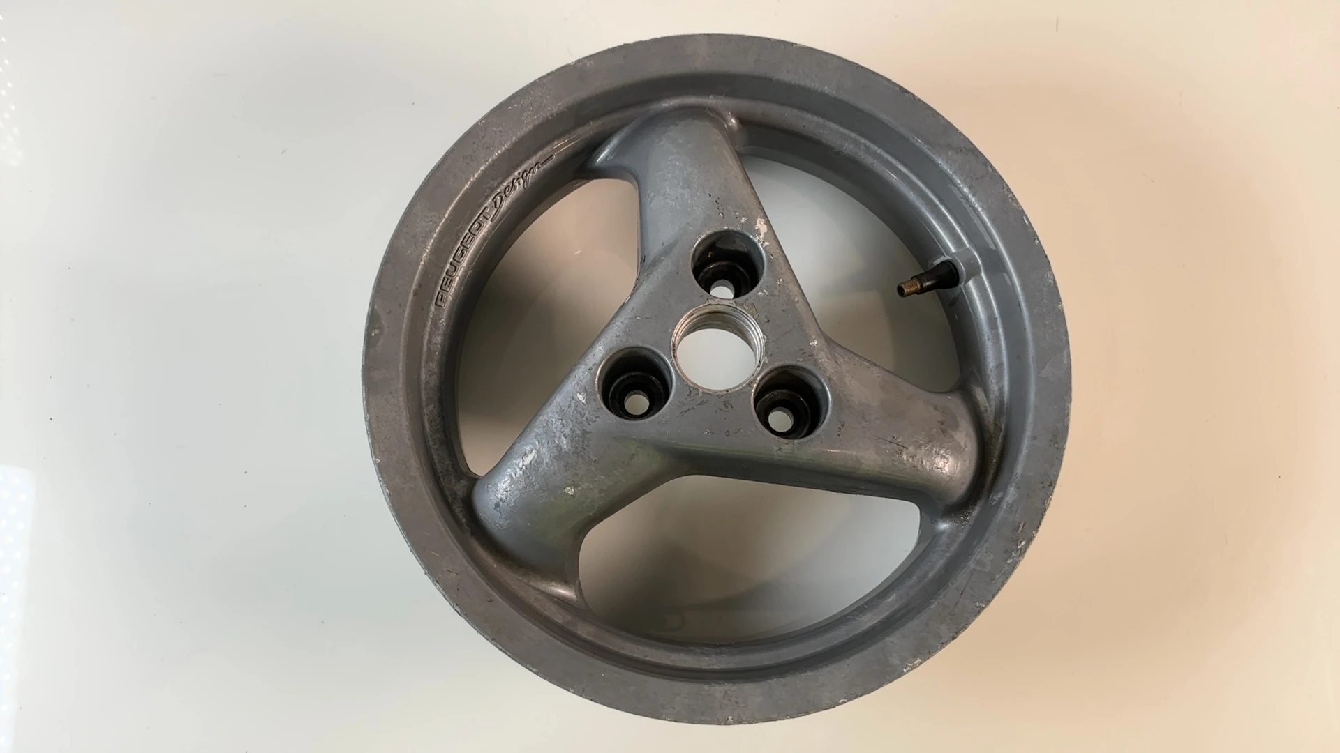 Peugeot Speedfight 1 2 50 100 Rear Wheel Rim 1997-2008 OEM 741484 MT3.50x12