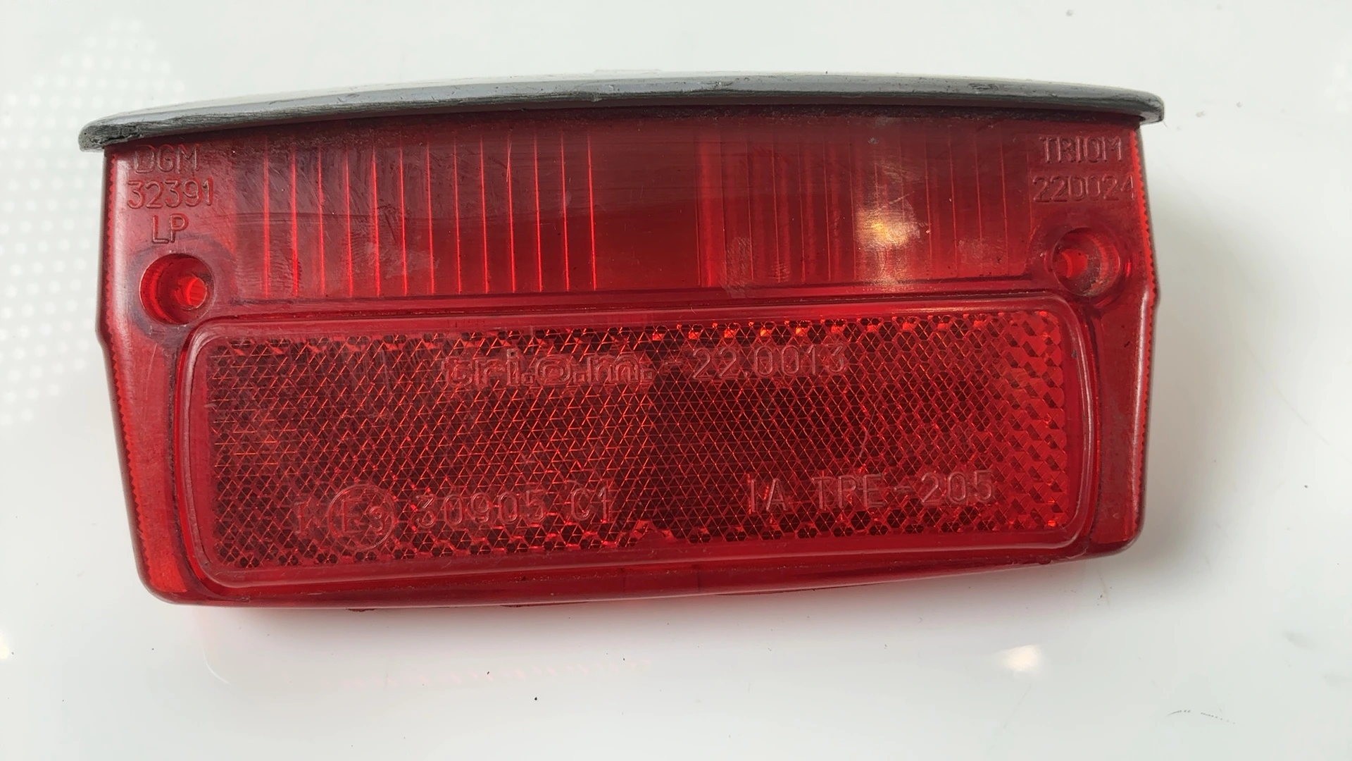 Piaggio Vespa 50 Special V5B3T 50cc Tail Light Lens 1969-1983 OEM 143687