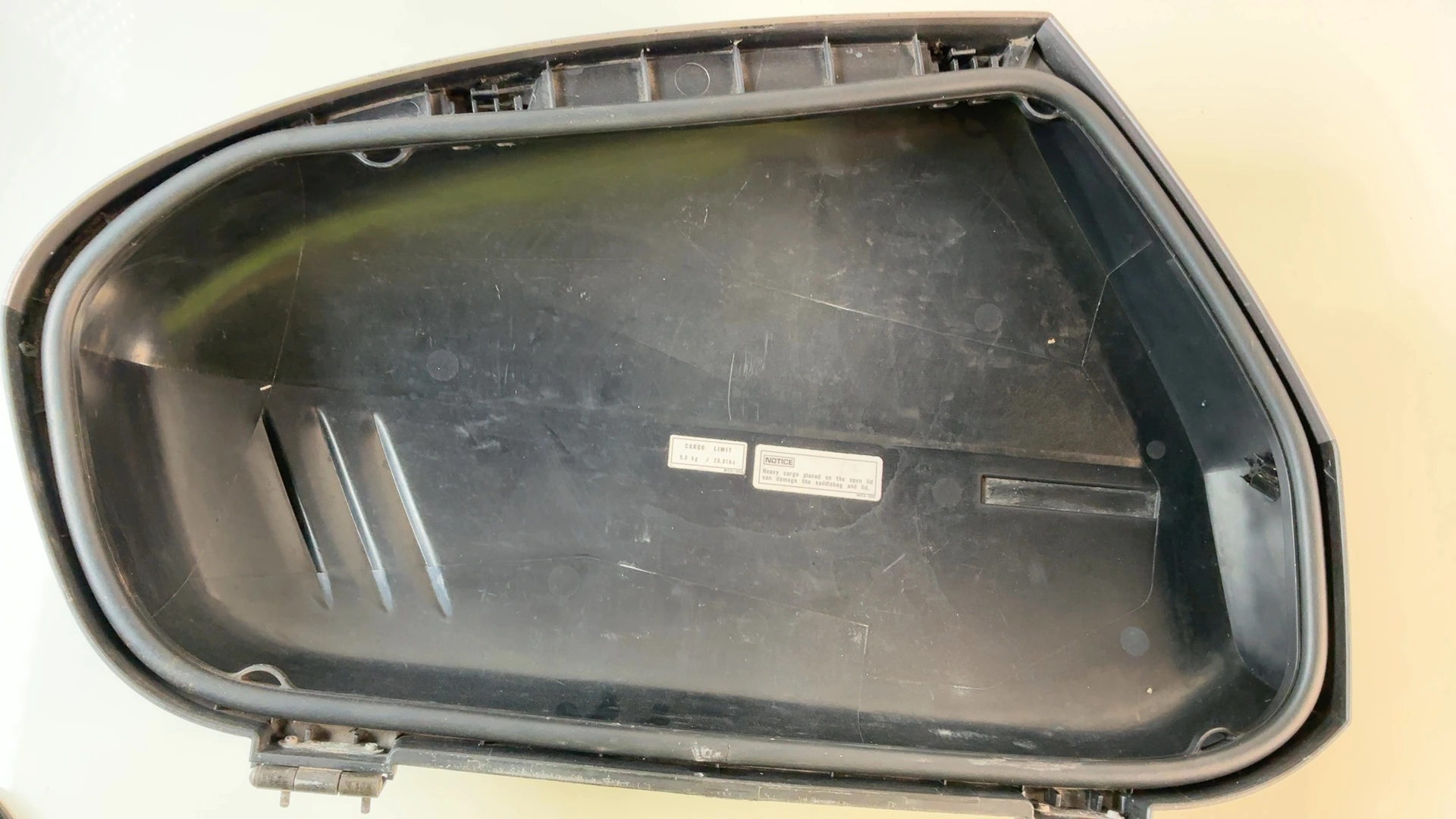 Honda ST1300 ST1300A 1261cc RH Saddlebag Pannier Lid 2002-2013 OEM 81205MCS770ZE - Image 2
