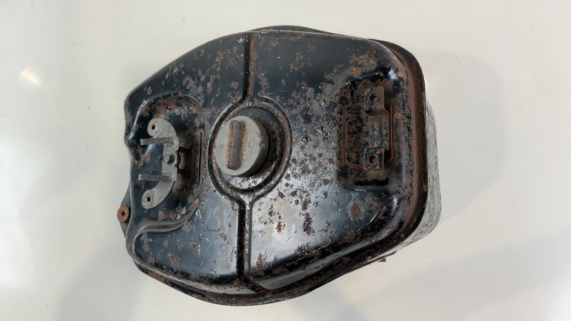 Honda NSR125 JC20 125 CC Fuel Tank Petrol Gas Reservoir 1988-1993 17510-KY4-900 - Image 2