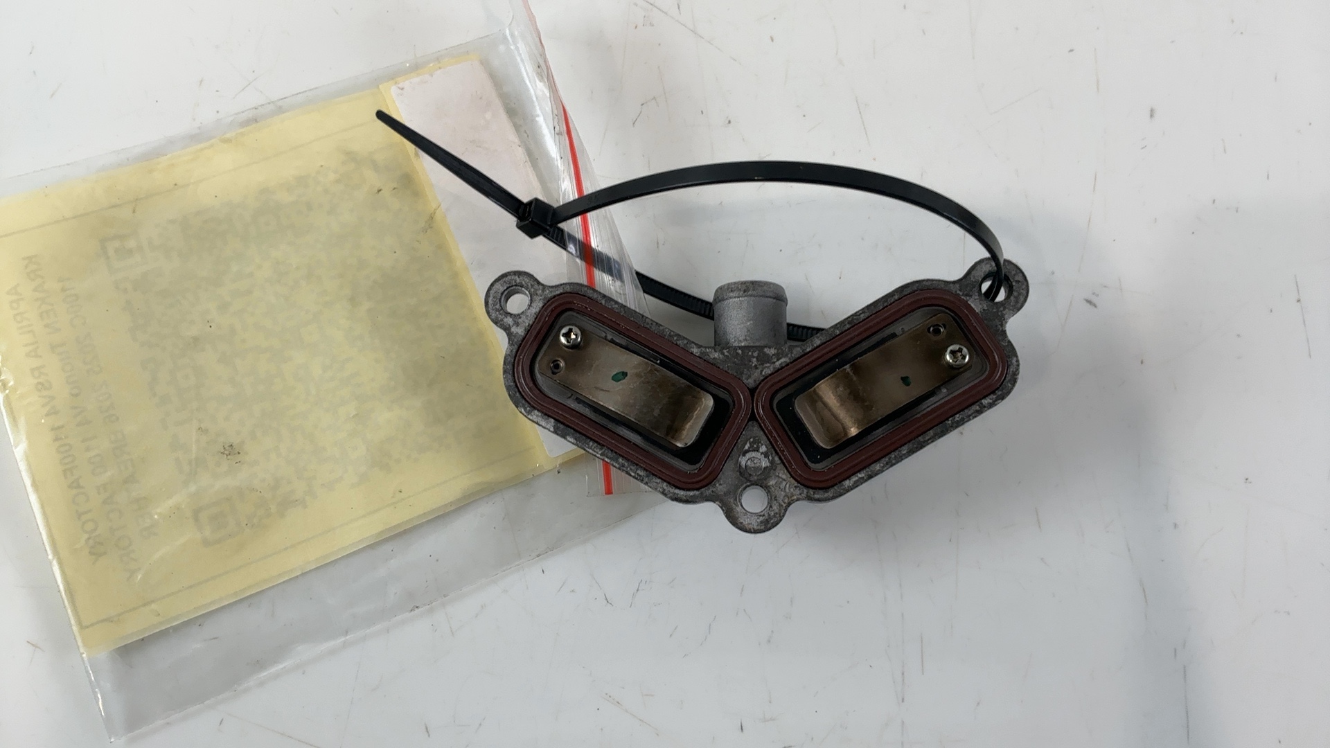 Aprilia Tuono V4 RSV4 1100 Reed Valve Breather Cover 2009-2026 OEM 857044 - Image 2