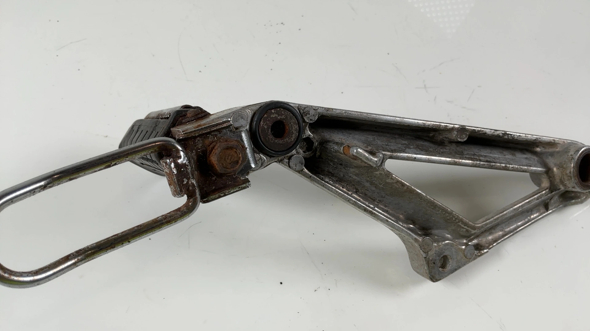 Honda Sabre VF700S 700cc Footrest Peg Bracket Right 1984-1985 OEM 50680-MB0-000 - Image 7