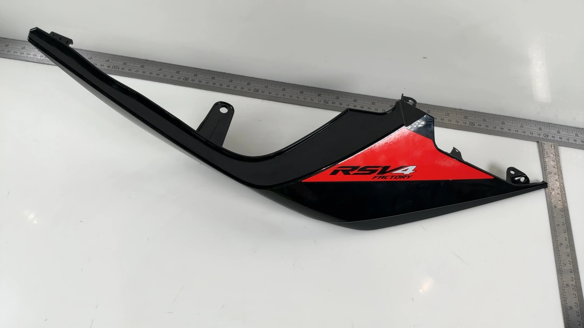 Aprilia RSV4 Factory 1100 Left Tail Fairing 2021-2026 OEM 2B012603 - Image 3