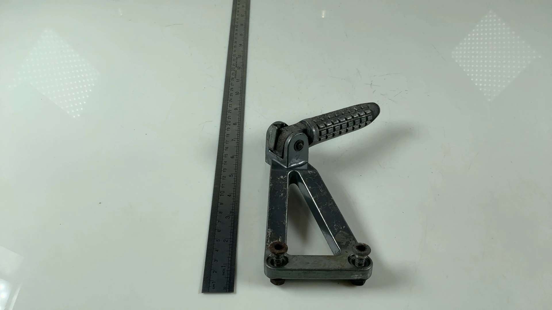 Kawasaki Ninja ZX-9R ZX900B 900cc Left Rear Footrest Peg Stay 1994-97 35011-1667 - Image 4