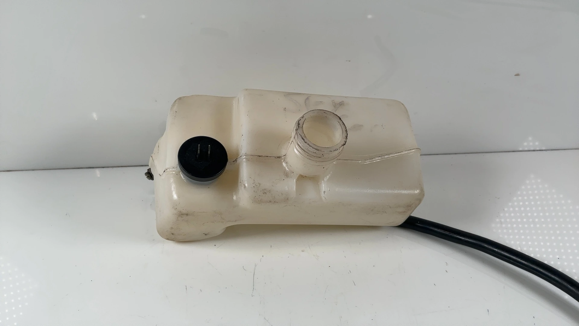 Honda Sky SGX50 50cc 2-Stroke Oil Tank Reservoir 1996-2003 OEM 55100-GCG-930 - Image 2