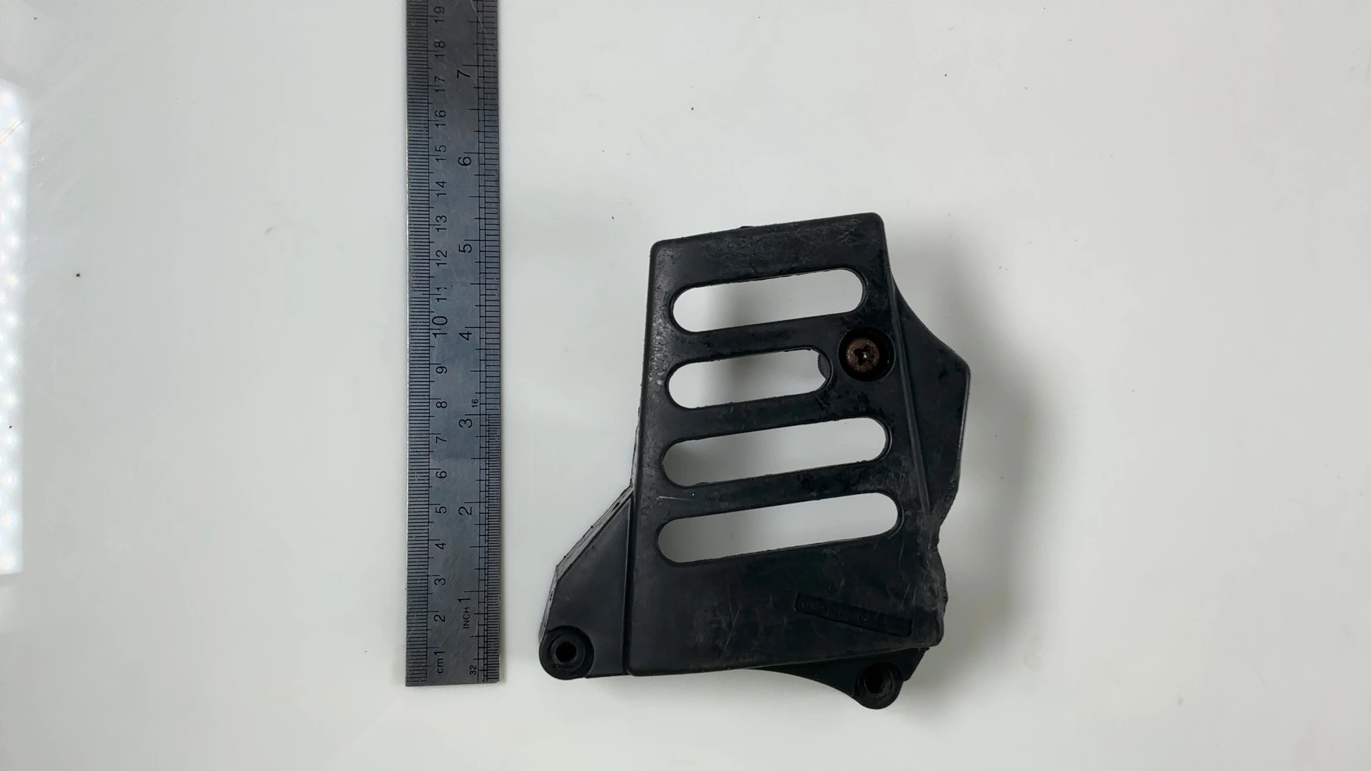 Kawasaki KE175 D 175cc Front Sprocket Chain Cover Guard 1980-1983 OEM 14026-1016 - Image 4