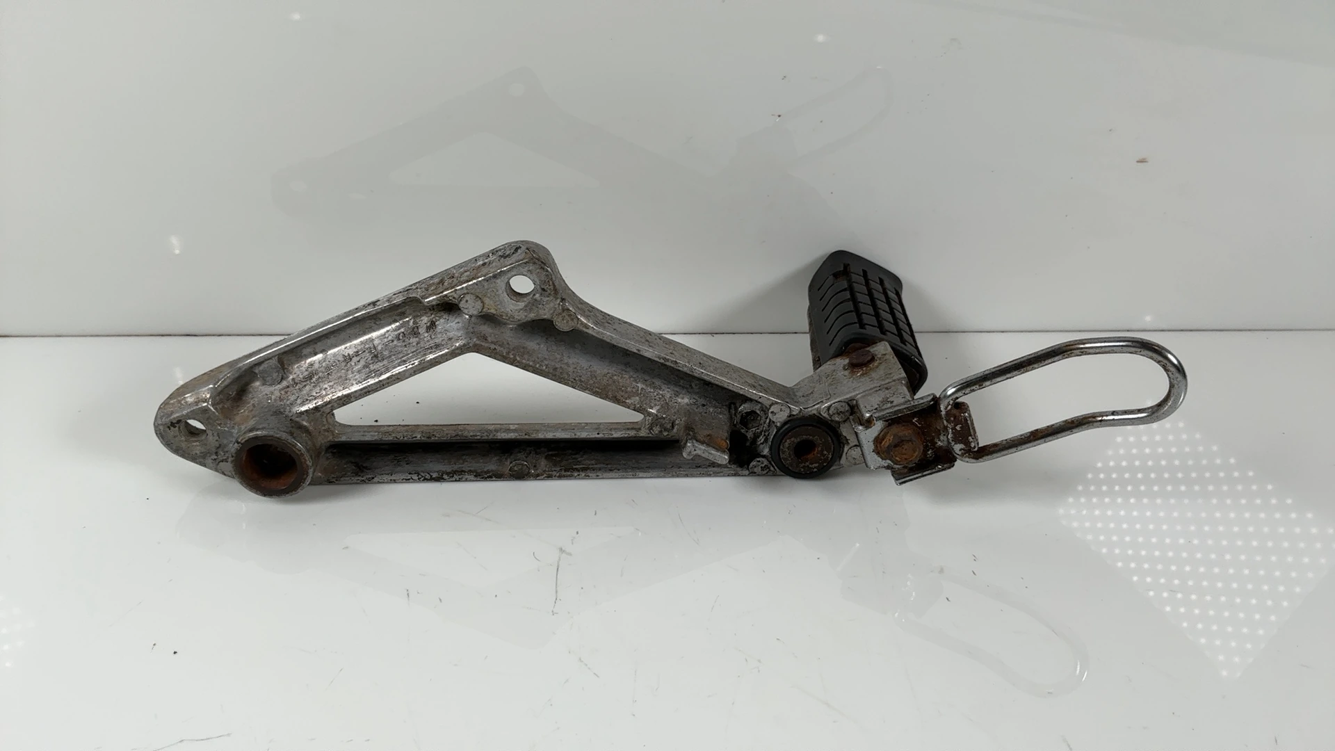 Honda Sabre VF700S 700cc Footrest Peg Bracket Right 1984-1985 OEM 50680-MB0-000 - Image 2