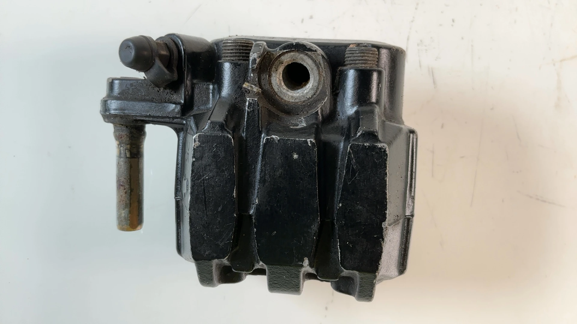 Honda CBR600 Hurricane PC19 600cc Front Brake Caliper 1987-88 OEM 45200-MN4-007 - Image 3